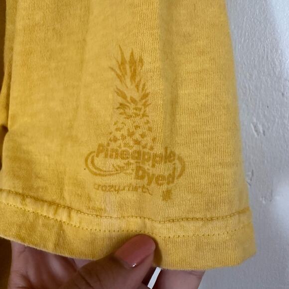 Crazy Shirts Hawaii Rooster Chicken Pineapple Yellow Shirt Men's Size Large - Picture 4 of 9